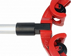 Крепление рукоятки к корпусу поворотного роторного трубореза Reed Low Clearance Rotary Cutter LCRC12S